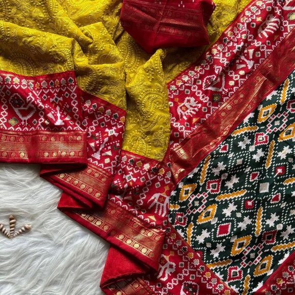 chikankari lucknow embroidered-saree - Picture 4 of 16